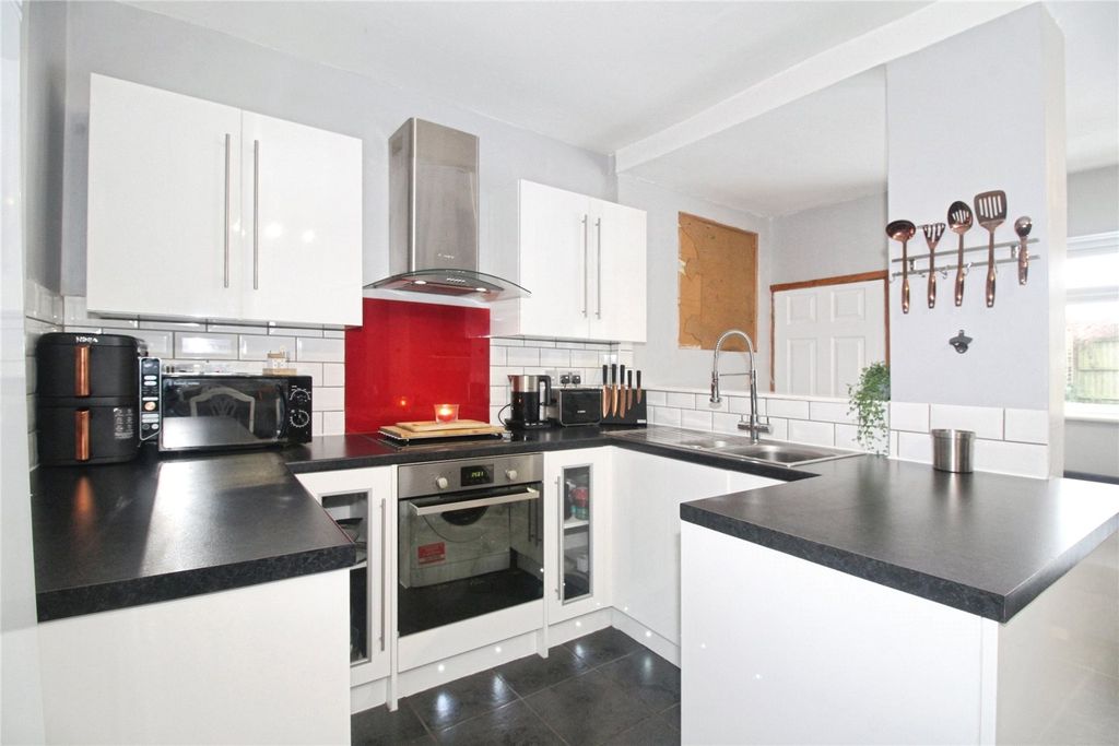 Property photo 3 of 11 Kitchen/Diner