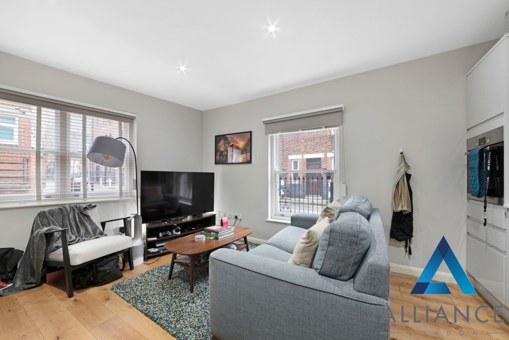 Property photo 2 of 9