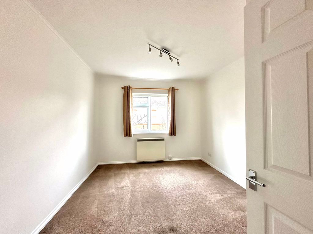 Property photo 3 of 6 Photo 9