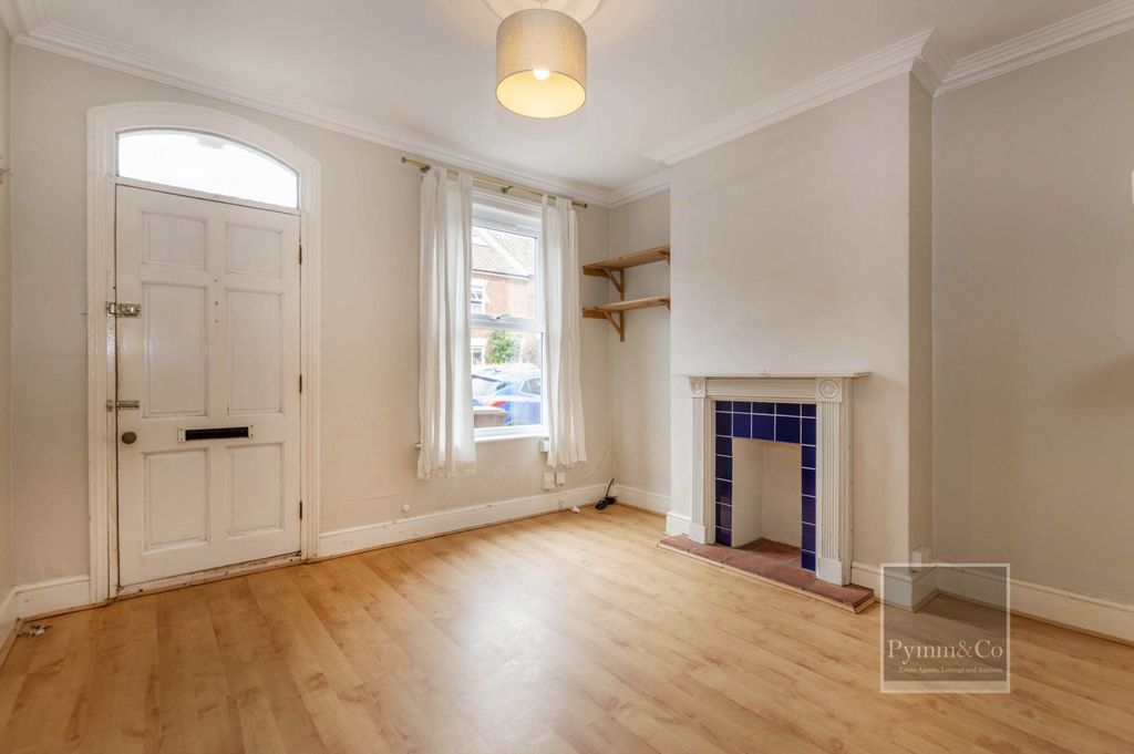 Property photo 2 of 11