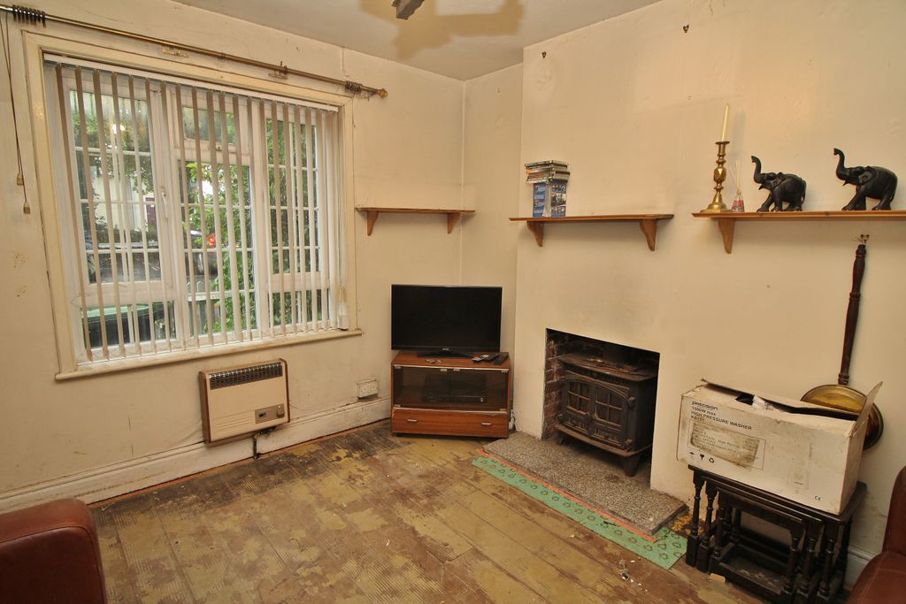 Property photo 2 of 11