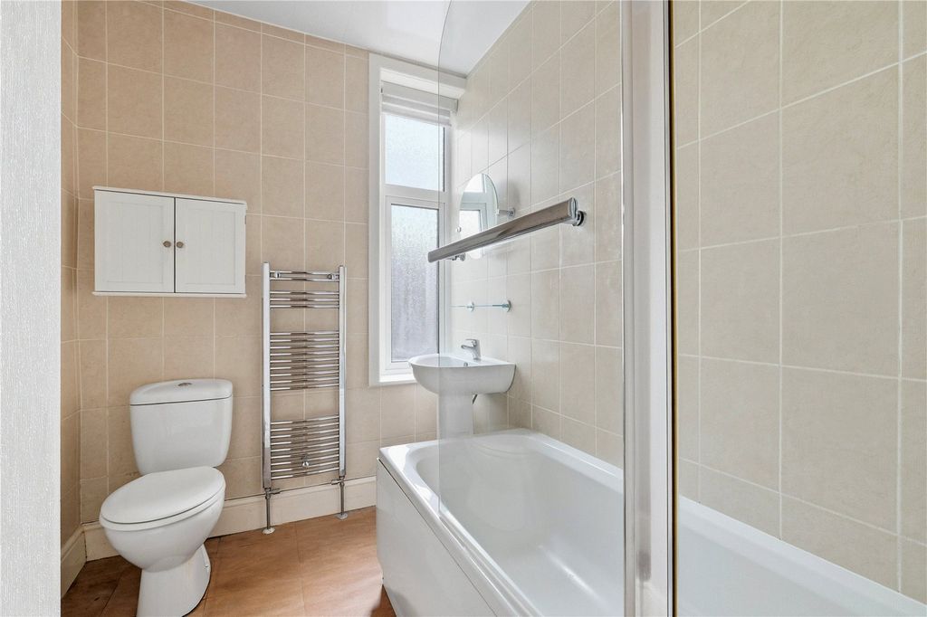 Property photo 2 of 11 Bathroom
