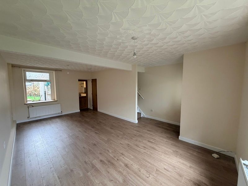 Property photo 2 of 8 Lounge