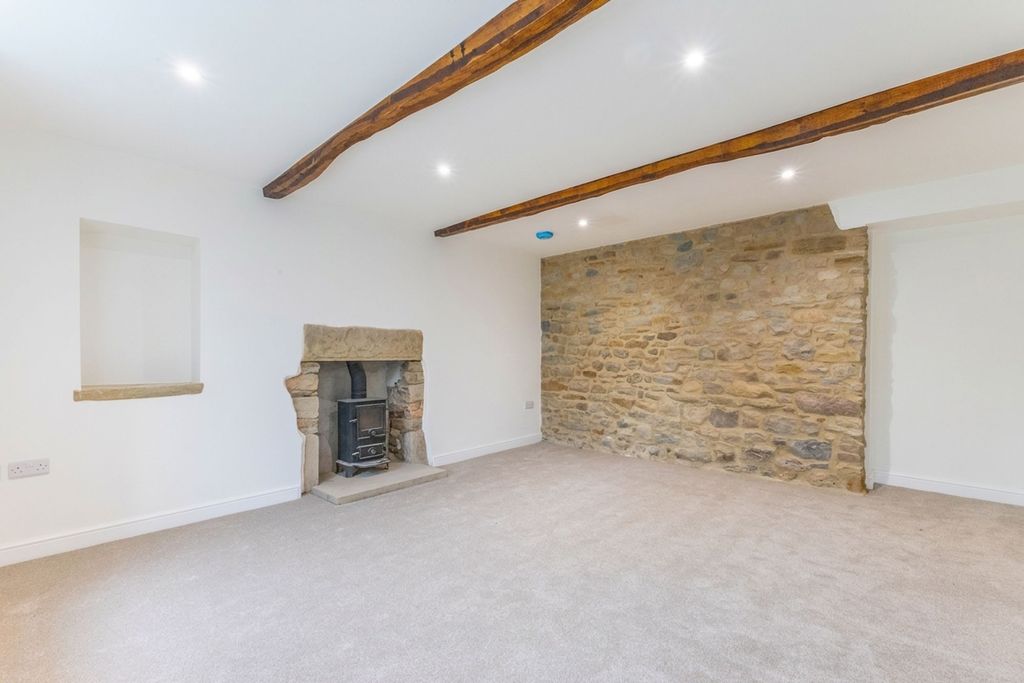 Property photo 3 of 34