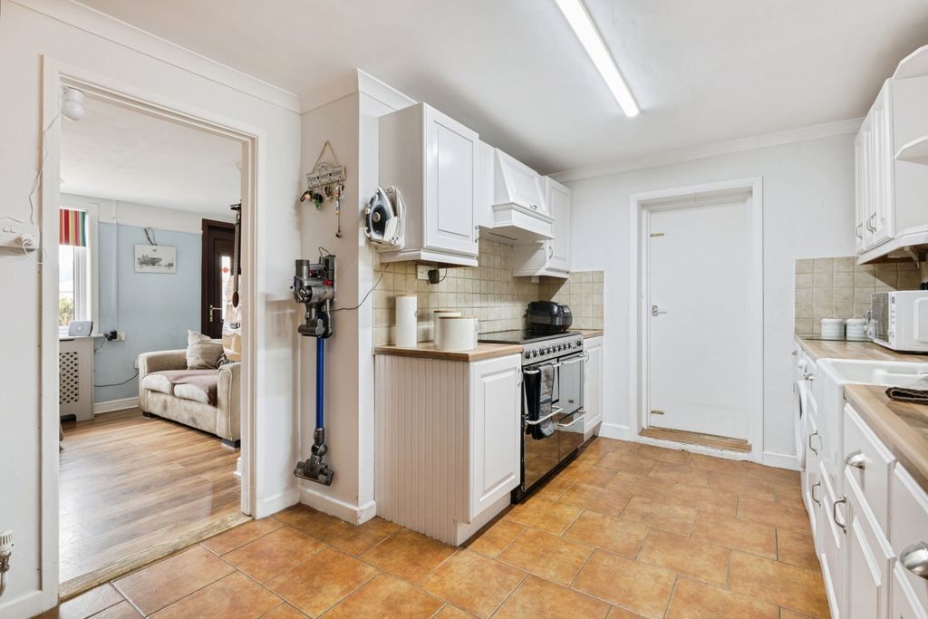 Property photo 2 of 18 Photo