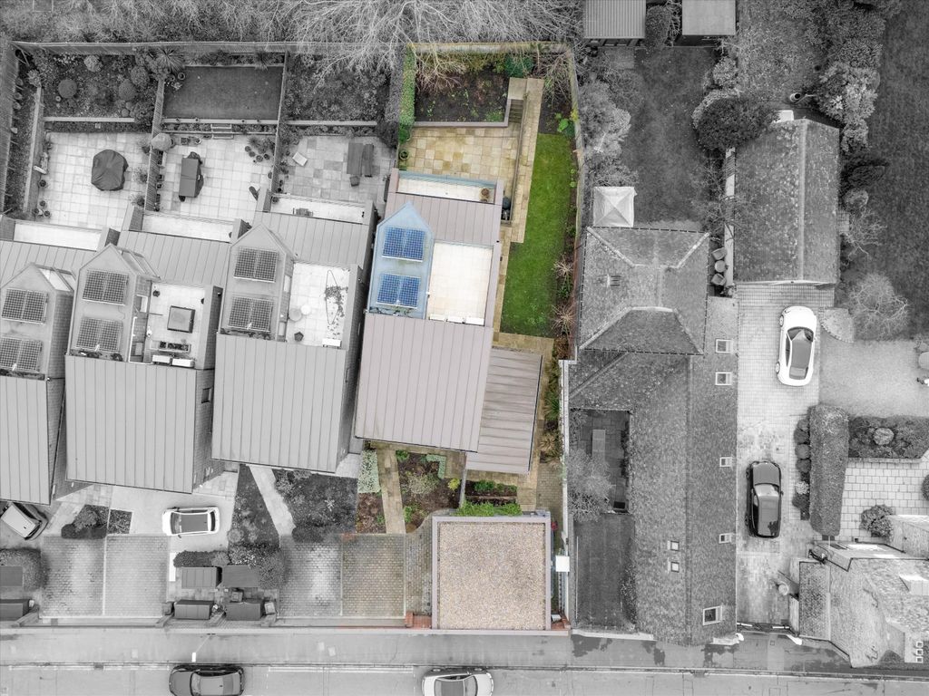 Property photo 2 of 18 Image