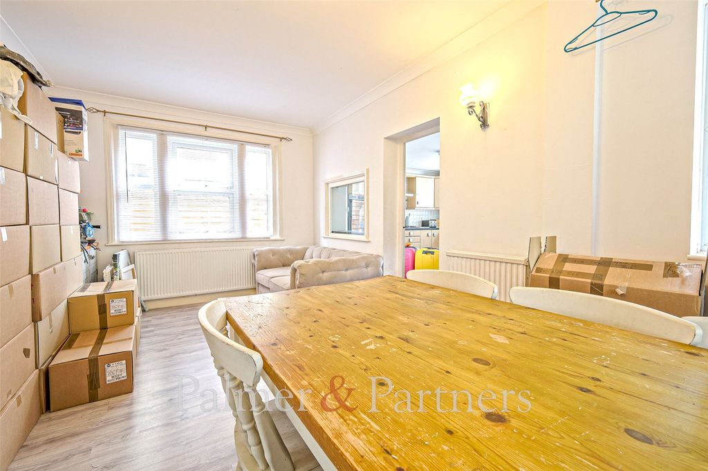 Property photo 3 of 9 Dining Room