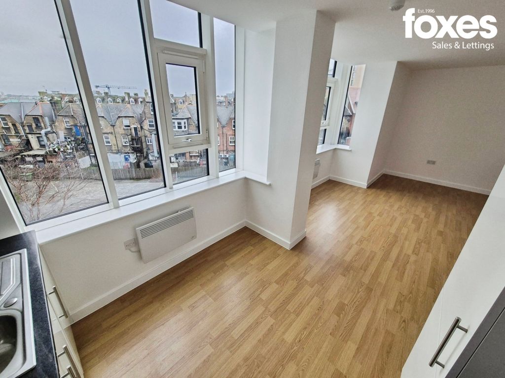 Property photo 2 of 9 4875861