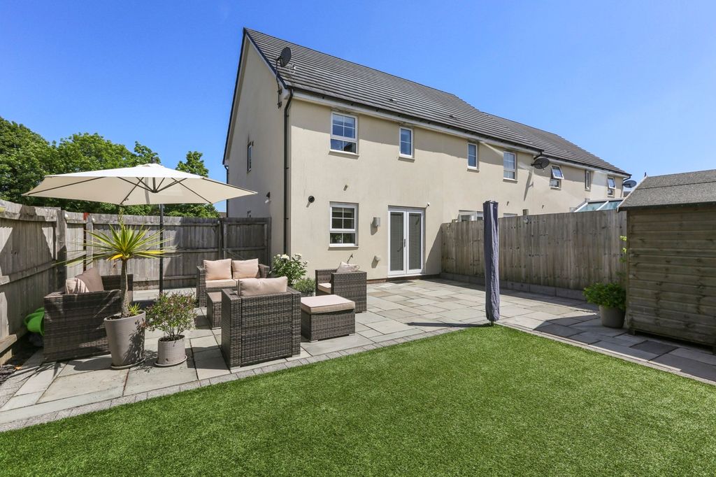 Property photo 2 of 39
