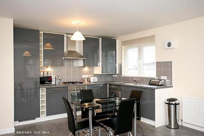 Property photo 2 of 6 Kitchen