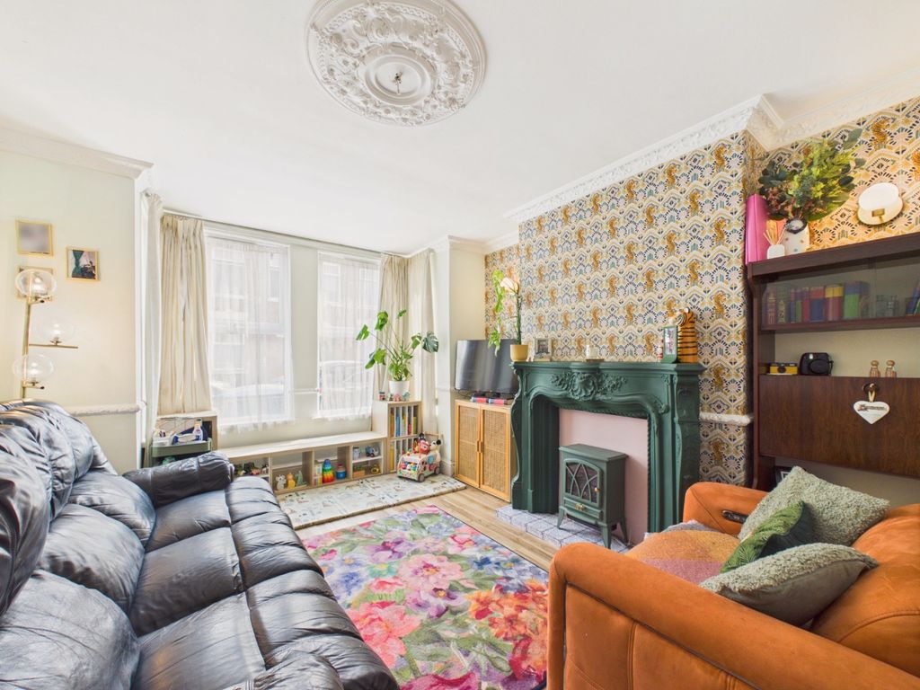 Property photo 2 of 13 5309215