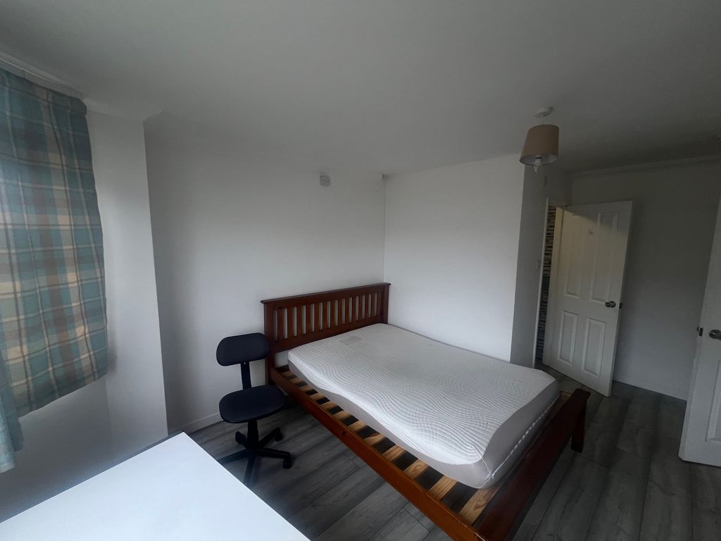 Property photo 1 of 4