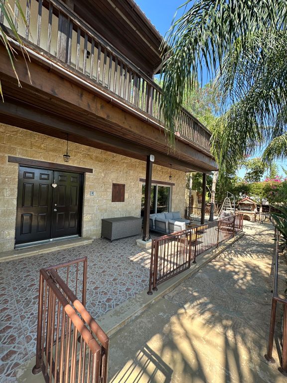 Property photo 2 of 23