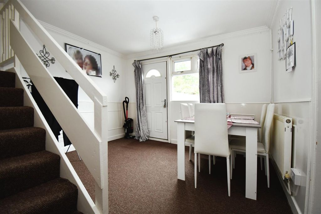 Property photo 3 of 10 Dining Room