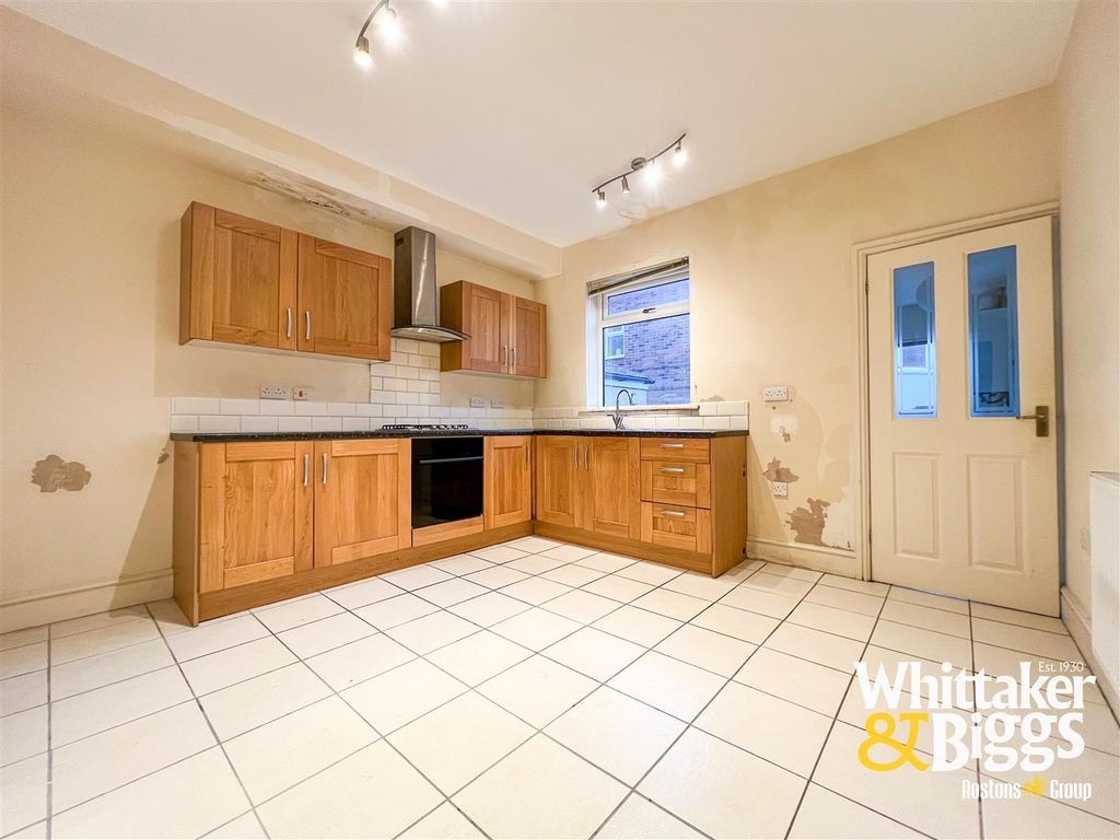 Property photo 2 of 14 Kitchen