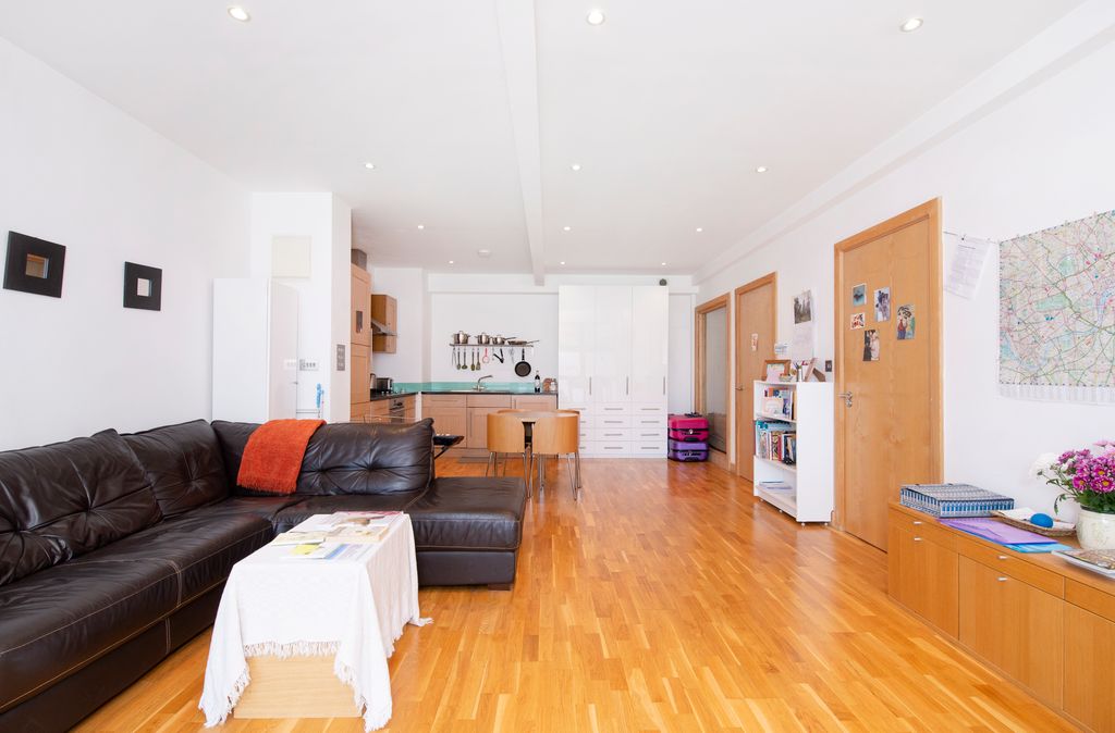 Property photo 2 of 12