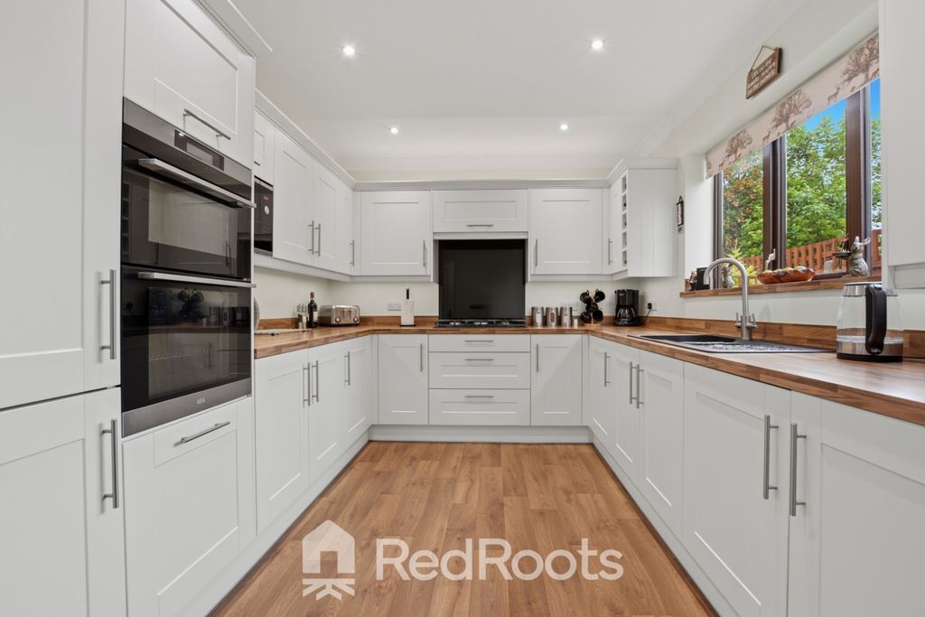 Property photo 2 of 29 5128564