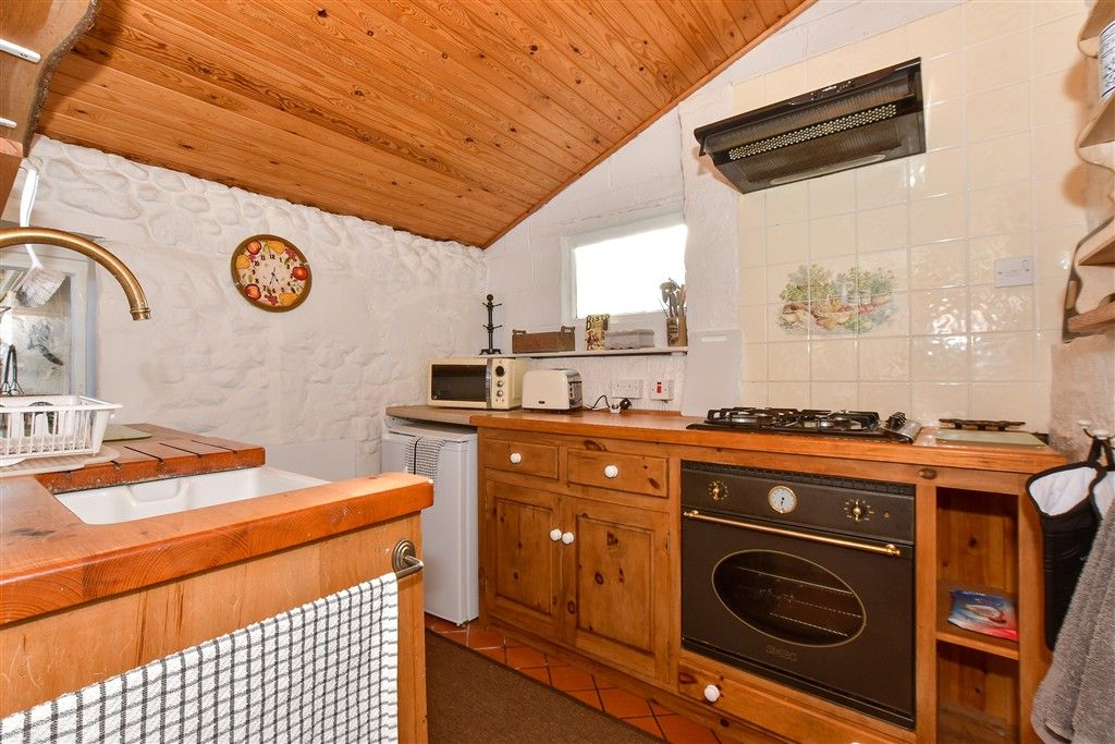 Property photo 2 of 9 Kitchen