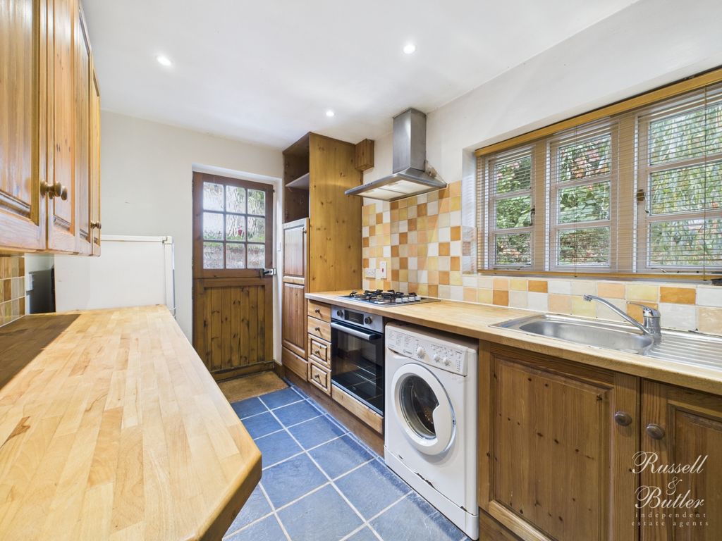 Property photo 3 of 19 Cam02127G0-Pr0339-Still016