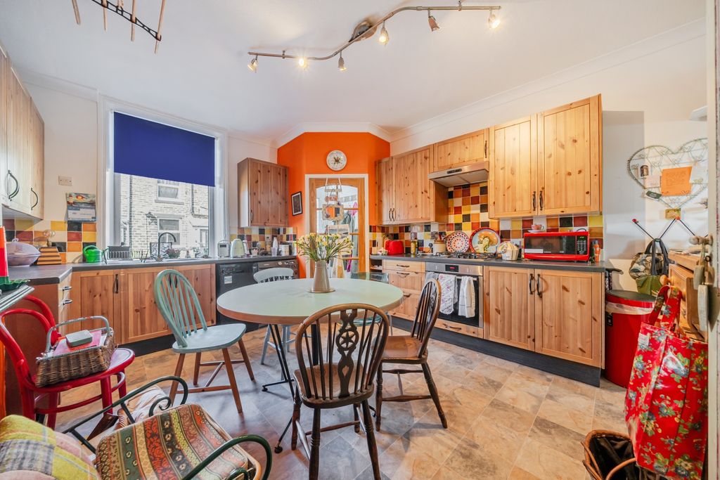 Property photo 3 of 13 1492444-18-6A5604d178c7c