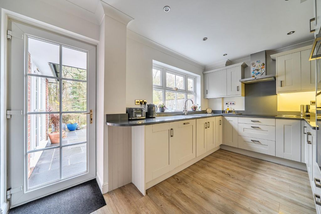 Property photo 3 of 18 Sapphire 10.Jpg