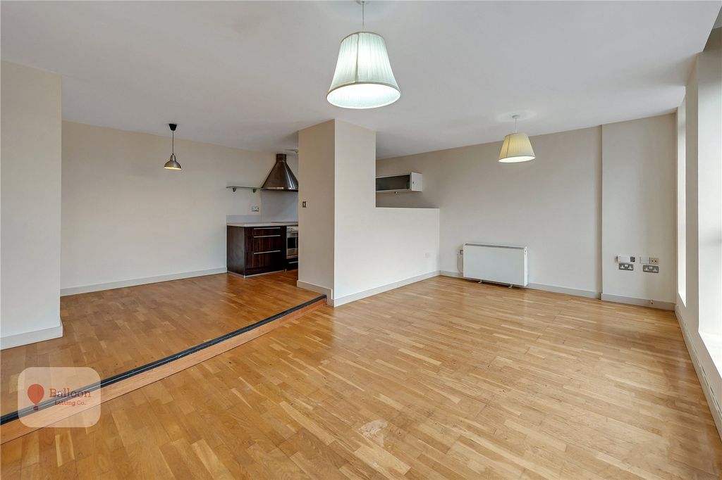 Property photo 3 of 20 Picture No. 27