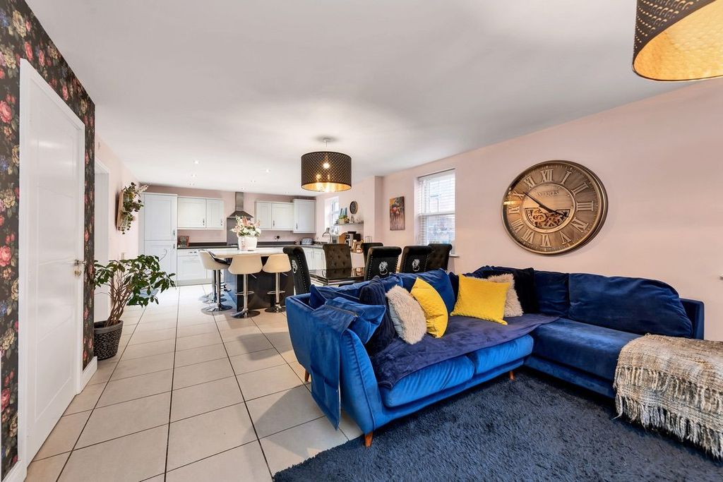 Property photo 3 of 23