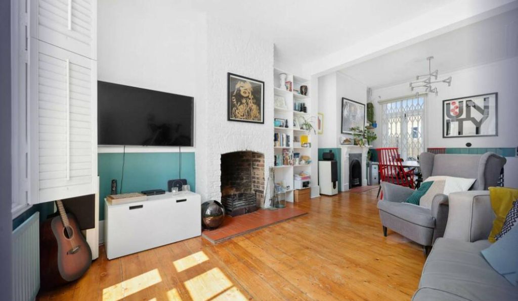 Property photo 3 of 17