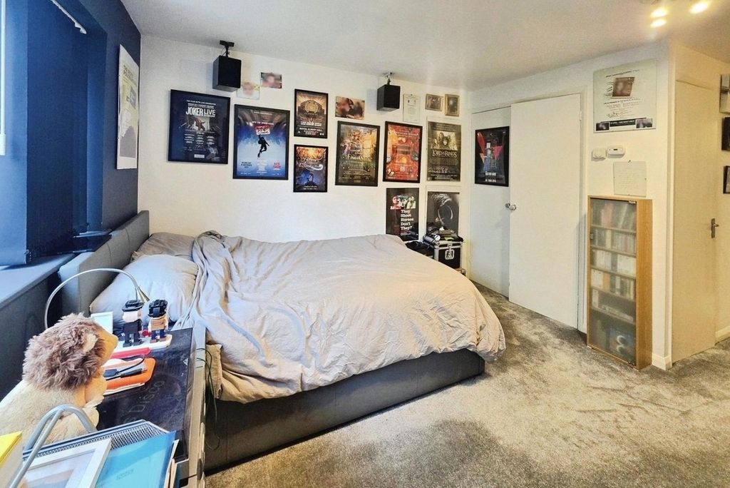 Property photo 3 of 7 Pbox-Img.Jpg
