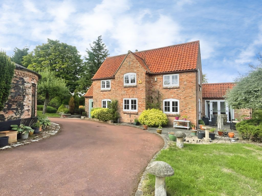 Property photo 1 of 37 D68353d9-9E65c5Bc-A224-4Bce-8d72-11Fdc23Fa159