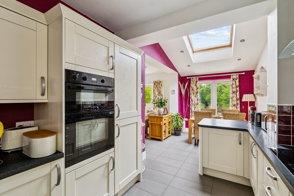 Property photo 2 of 22 27