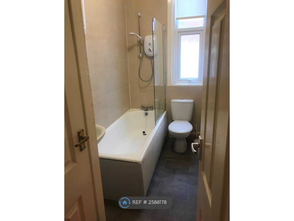 Property photo 3 of 4 Bathroom