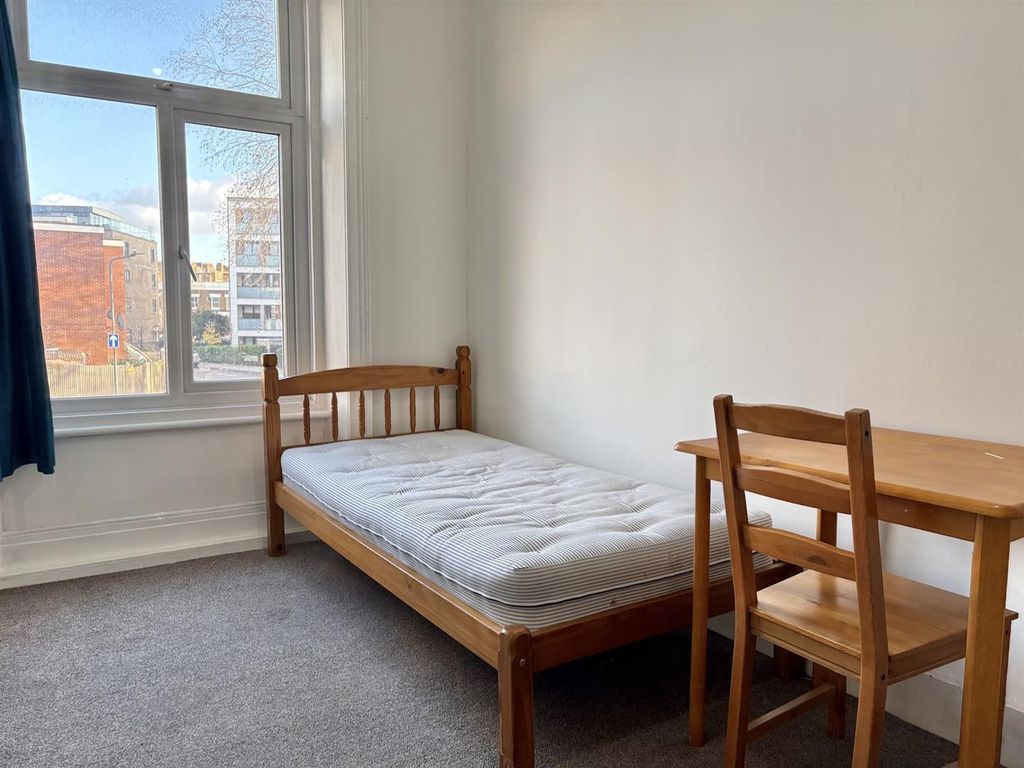 Property photo 1 of 12 6937Fd5d514B67B452A21Fa3_58Adee6250838F6B280Ea8A8E