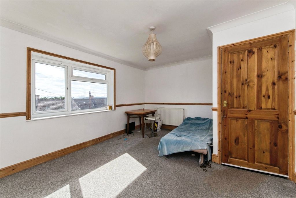 Property photo 2 of 12 Picture No. 15