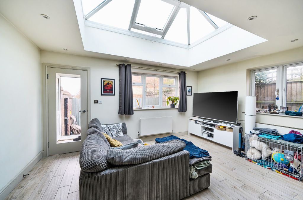 Property photo 3 of 15 1437134-17-69Cb8F...