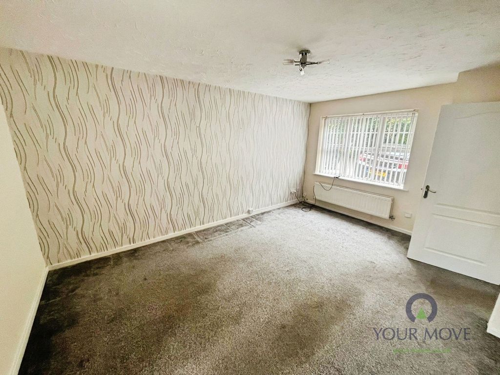 Property photo 3 of 12 Lounge