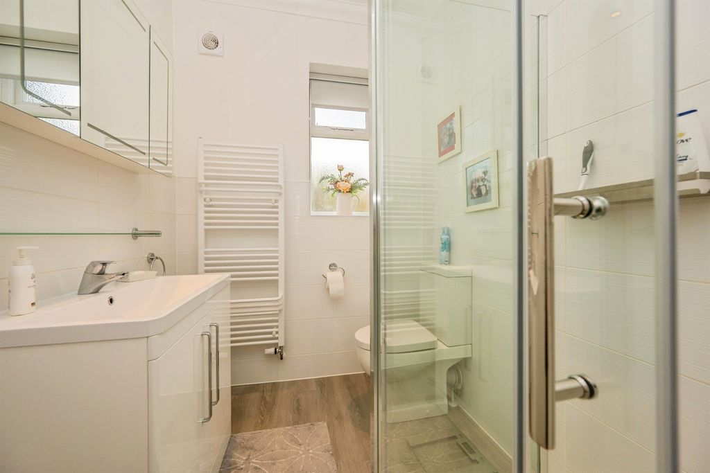 Additional image 8 of 2 bed flat for saleThe Green, Mickleover, Derby DE3