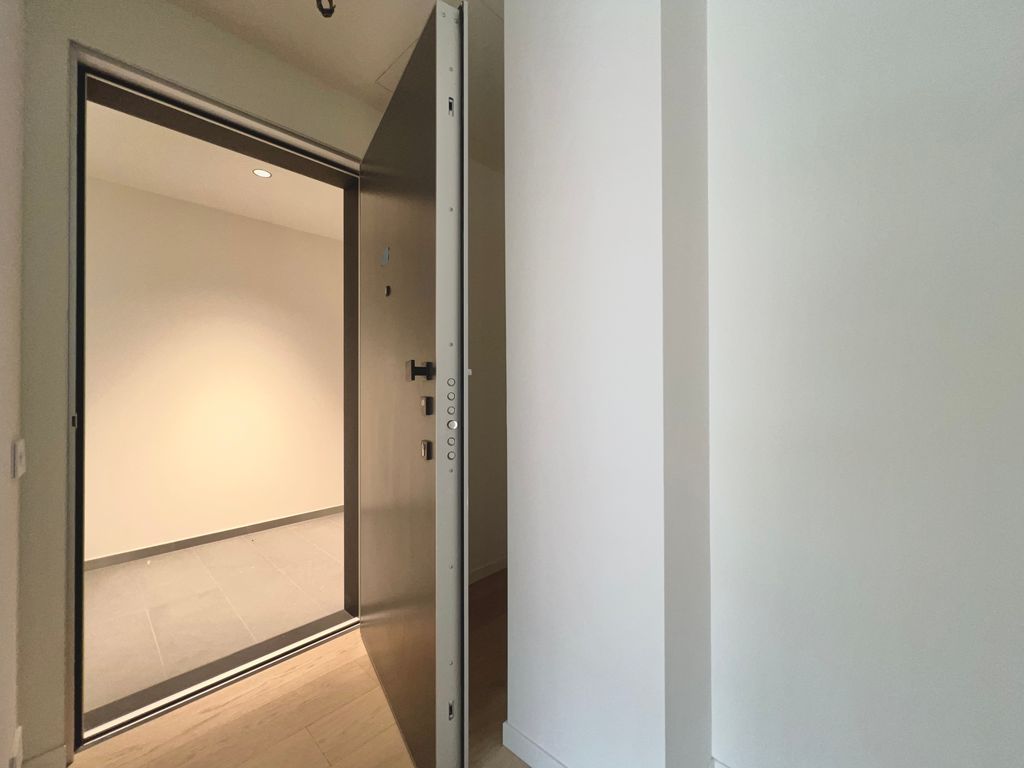 Property photo 2 of 28