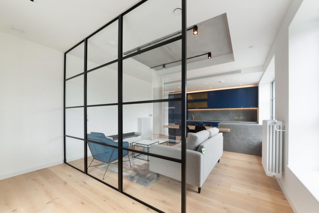 Property photo 3 of 12