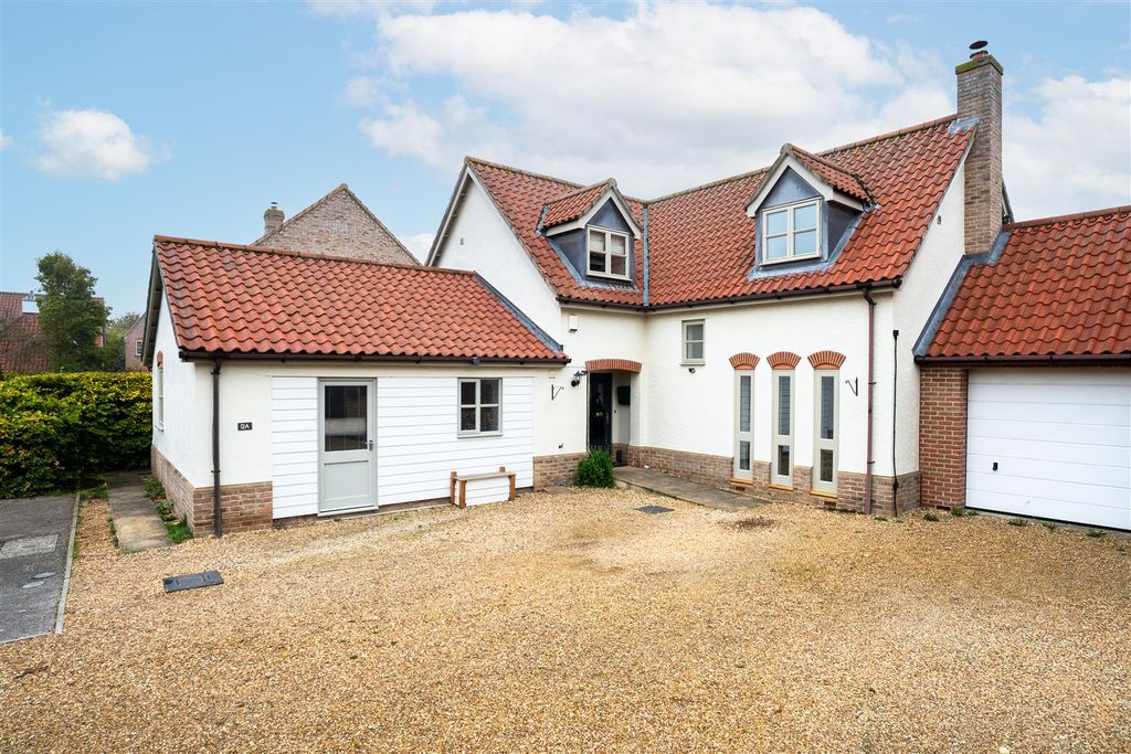 Property photo 1 of 23 12A Copperfield Way, Burwell-2.Jpg