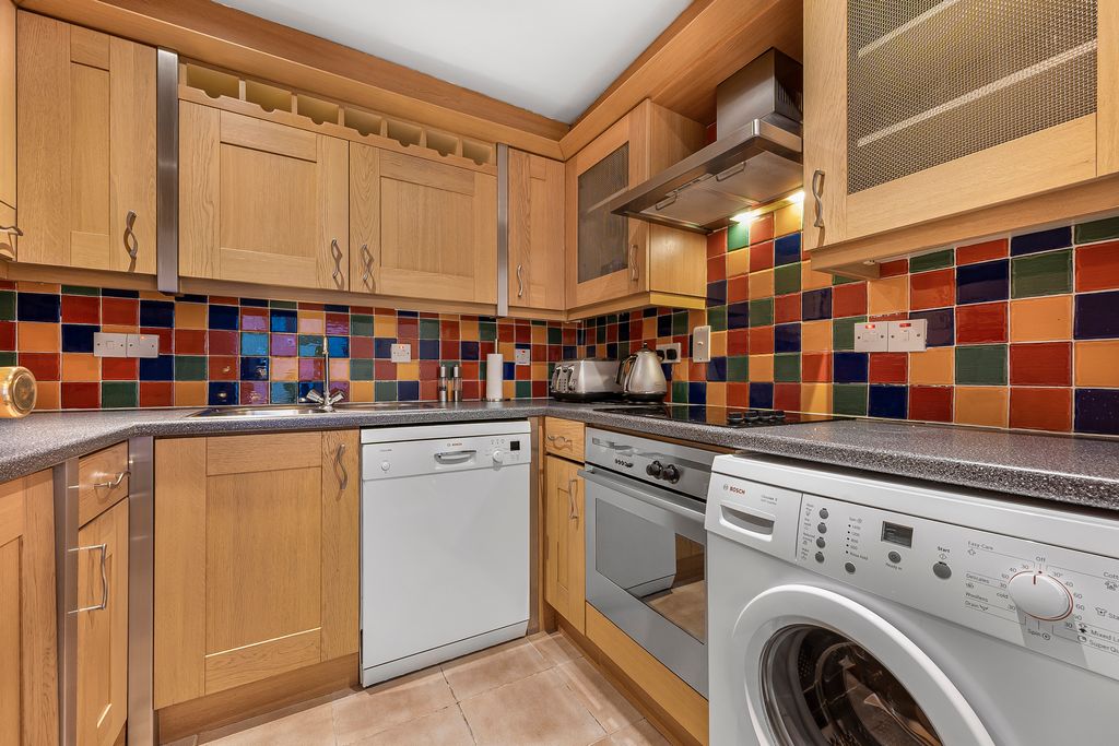 Property photo 2 of 9