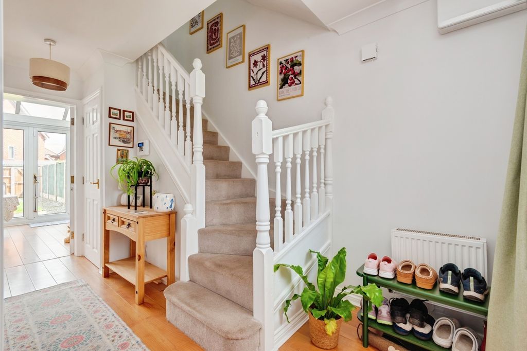 Property photo 2 of 24 Pbox-Img.Jpg