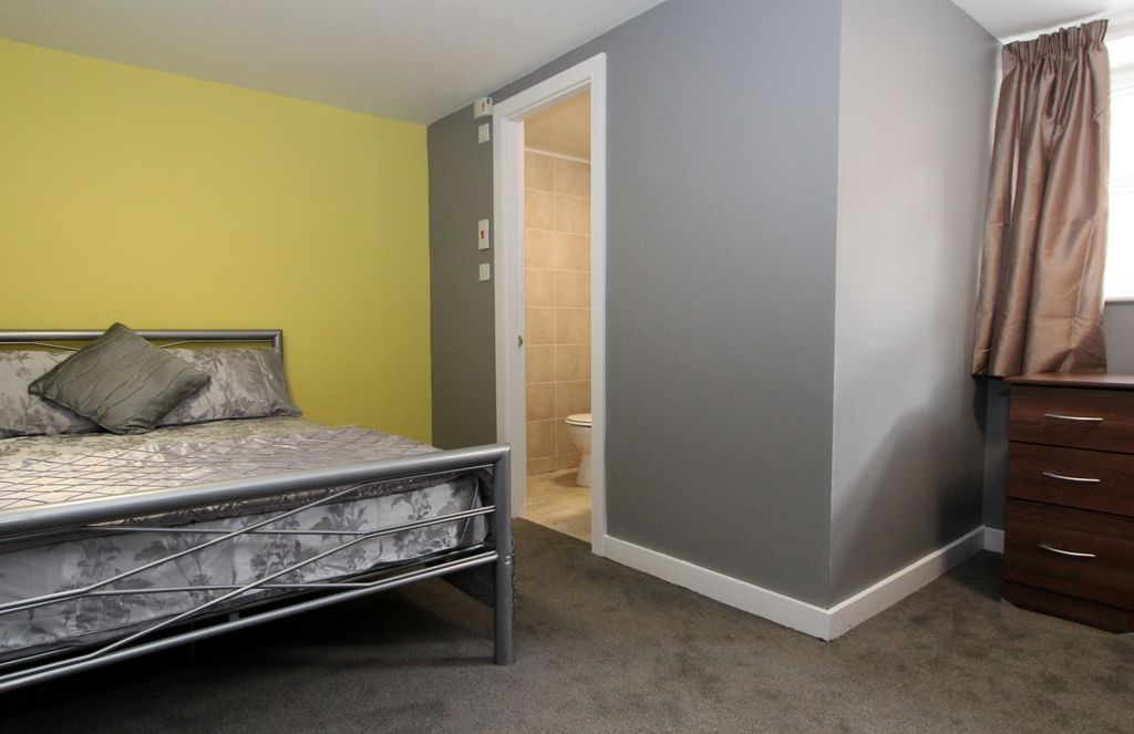 Property photo 3 of 8 Property Photo