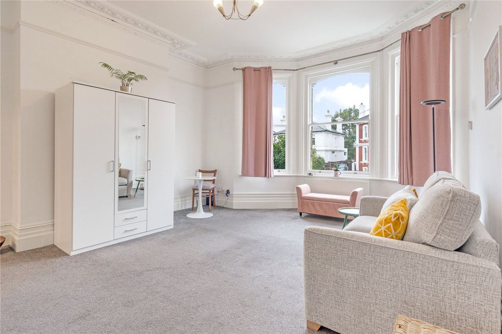 Property photo 3 of 7 Living Room