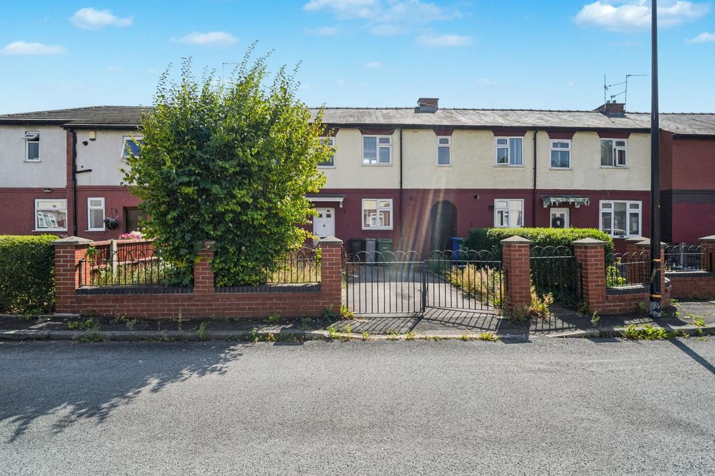 Property photo 1 of 18 5 Marple Grove, Stretford, Manchester M32 0Bd