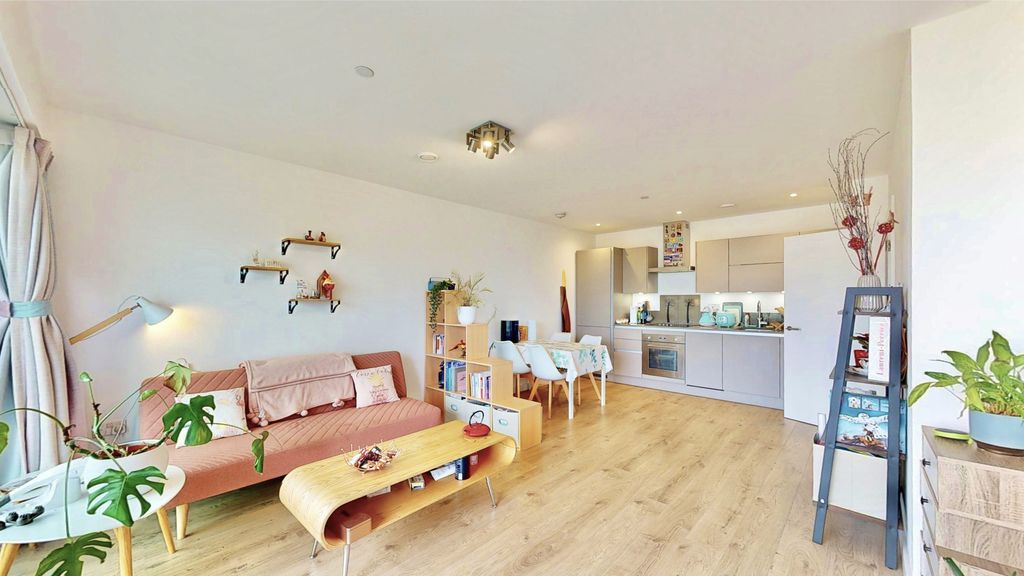 Property photo 2 of 5