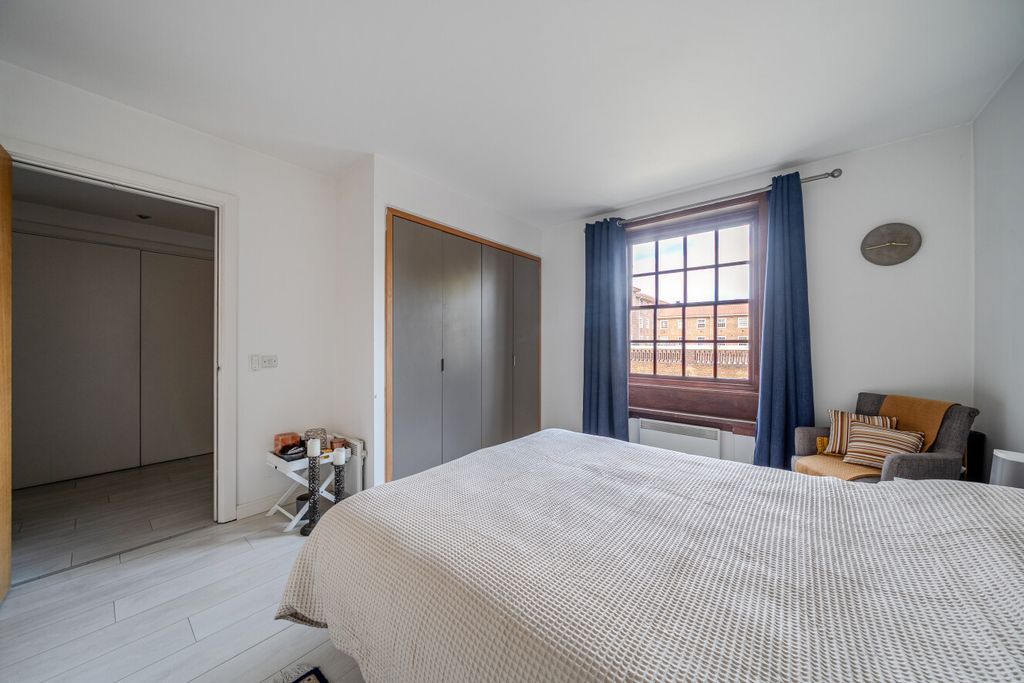 Property photo 3 of 20 1534636-3-6Ae21A1...