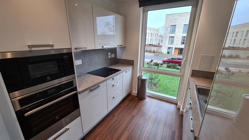 Property photo 3 of 9 540883