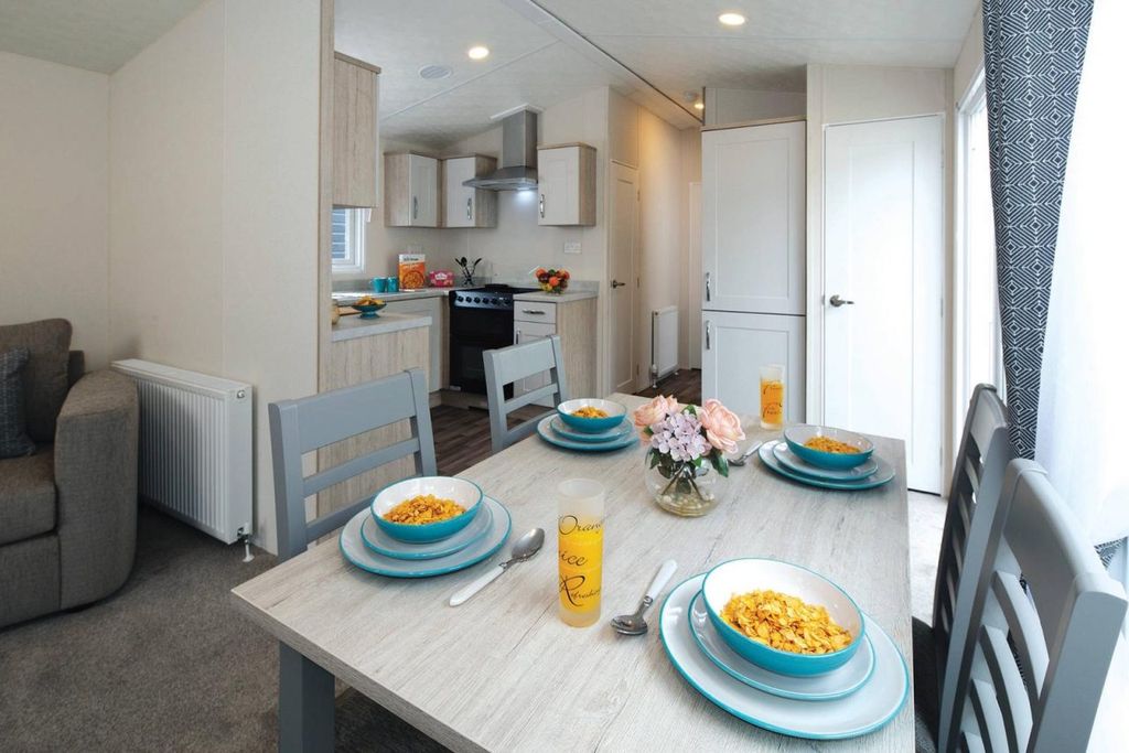 Property photo 3 of 6 Image00006