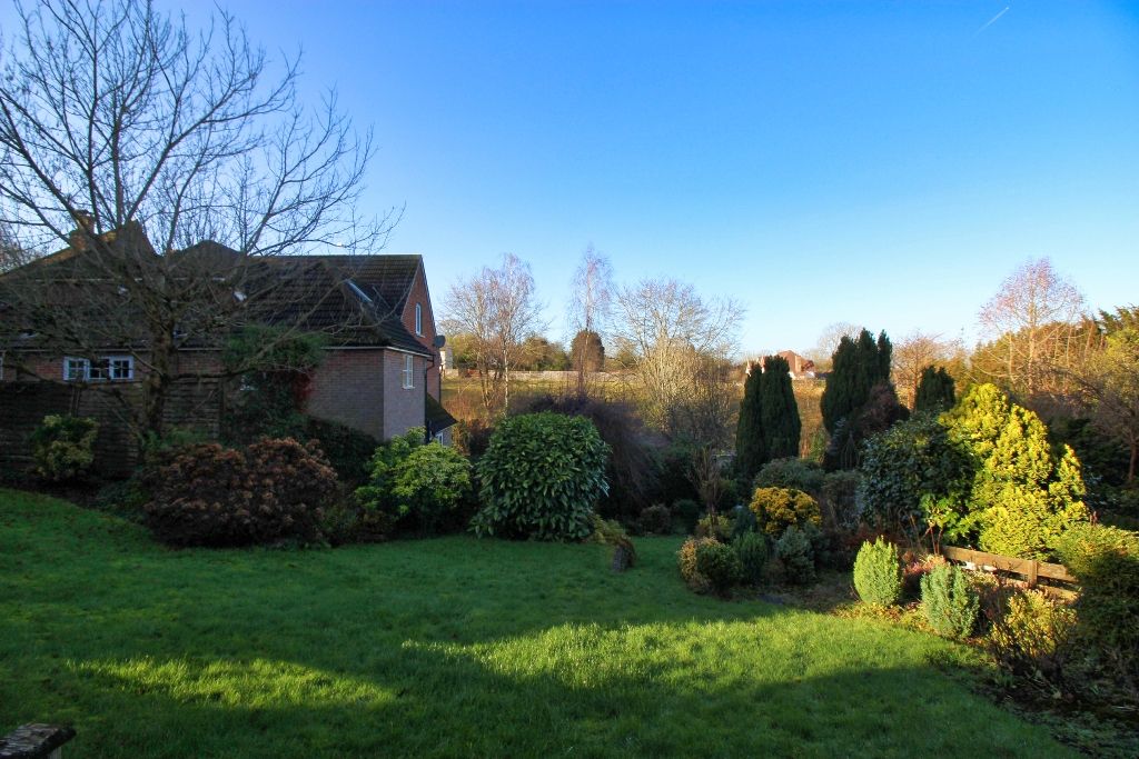 Property photo 2 of 17 Garden